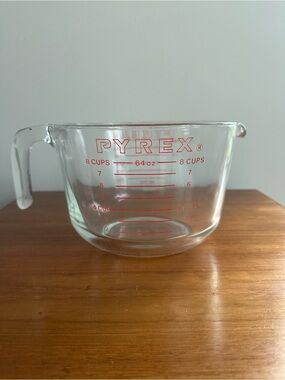 Vintage 2Litre / 8 cup PYREX Measuring Cup - Huge! Great Condition - Rare 2000ml